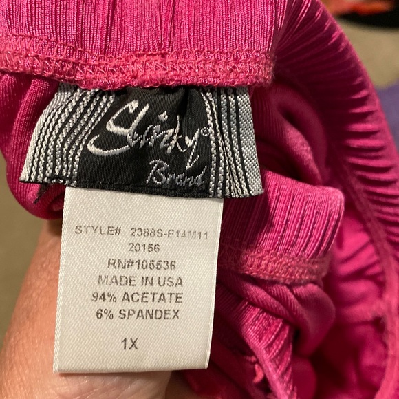 Stretchy Soft & Comfy 2 pc Pink Shorts Set with Ruffle Top - Picture 2 of 3